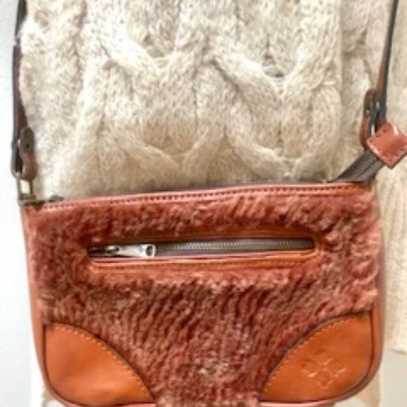 Patricia Nash Paullo Sherpa Leather Crossbody Bag - Picture 2 of 13